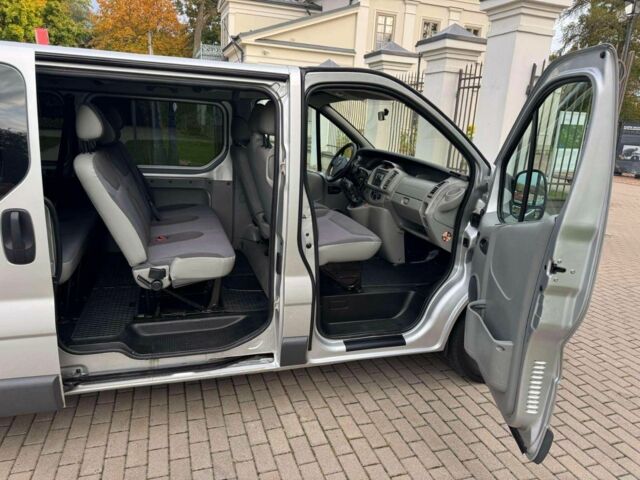 Сірий Опель Віваро, об'ємом двигуна 2.5 л та пробігом 160 тис. км за 7500 $, фото 8 на Automoto.ua
