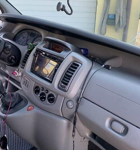 Сірий Опель Віваро, об'ємом двигуна 2.5 л та пробігом 310 тис. км за 11300 $, фото 7 на Automoto.ua