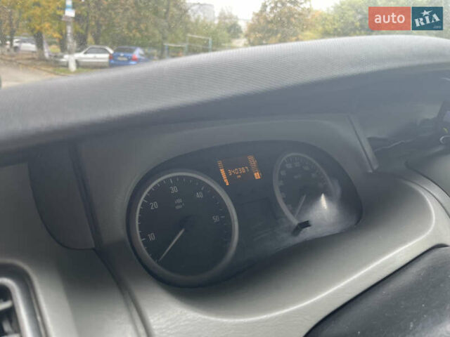 Серый Опель Виваро, объемом двигателя 2 л и пробегом 340 тыс. км за 10000 $, фото 5 на Automoto.ua