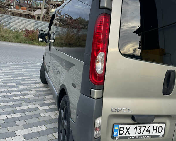 Серый Опель Виваро, объемом двигателя 2 л и пробегом 320 тыс. км за 9000 $, фото 25 на Automoto.ua