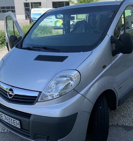 Сірий Опель Віваро, об'ємом двигуна 2.5 л та пробігом 310 тис. км за 11300 $, фото 2 на Automoto.ua
