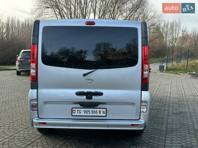 Серый Опель Виваро, объемом двигателя 2.5 л и пробегом 238 тыс. км за 13450 $, фото 7 на Automoto.ua