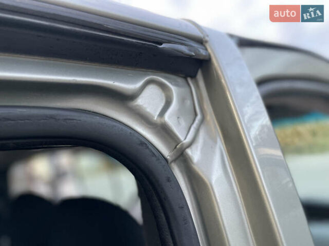 Серый Опель Виваро, объемом двигателя 2 л и пробегом 320 тыс. км за 9000 $, фото 44 на Automoto.ua