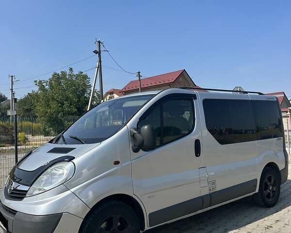 Сірий Опель Віваро, об'ємом двигуна 2 л та пробігом 401 тис. км за 9400 $, фото 5 на Automoto.ua