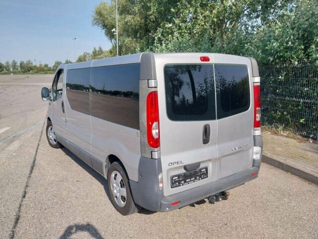 Сірий Опель Віваро, об'ємом двигуна 2 л та пробігом 252 тис. км за 7250 $, фото 2 на Automoto.ua