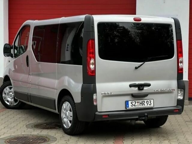 Серый Опель Виваро, объемом двигателя 2 л и пробегом 225 тыс. км за 7100 $, фото 7 на Automoto.ua