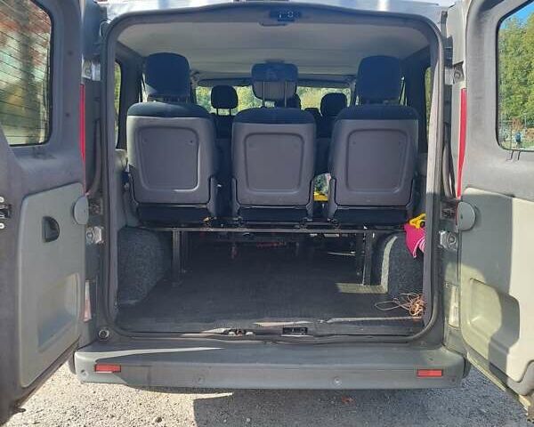 Серый Опель Виваро, объемом двигателя 2 л и пробегом 330 тыс. км за 7881 $, фото 7 на Automoto.ua