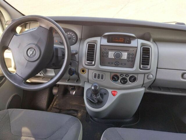 Сірий Опель Віваро, об'ємом двигуна 2 л та пробігом 252 тис. км за 7250 $, фото 8 на Automoto.ua