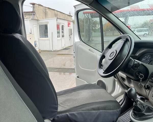 Опель Виваро 2008 в Стрые на Automoto.ua Серый Опель Виваро, объемом двигателя 2 л и пробегом 325 тыс. км за 9900 $, фото 26 на Automoto.ua