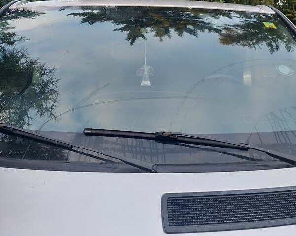 Серый Опель Виваро, объемом двигателя 2 л и пробегом 330 тыс. км за 7881 $, фото 12 на Automoto.ua