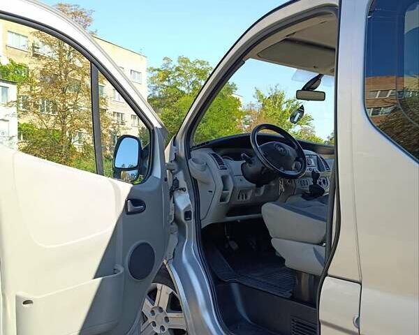 Сірий Опель Віваро, об'ємом двигуна 2.46 л та пробігом 303 тис. км за 10750 $, фото 10 на Automoto.ua