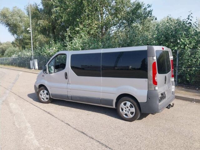 Сірий Опель Віваро, об'ємом двигуна 2 л та пробігом 252 тис. км за 7250 $, фото 3 на Automoto.ua