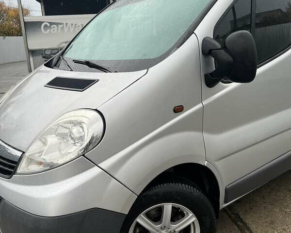 Опель Виваро 2008 в Стрые на Automoto.ua Серый Опель Виваро, объемом двигателя 2 л и пробегом 325 тыс. км за 9900 $, фото 11 на Automoto.ua