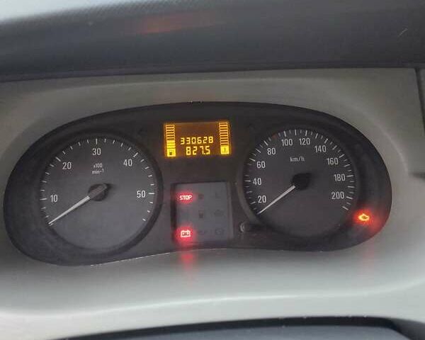 Серый Опель Виваро, объемом двигателя 2 л и пробегом 330 тыс. км за 7881 $, фото 10 на Automoto.ua