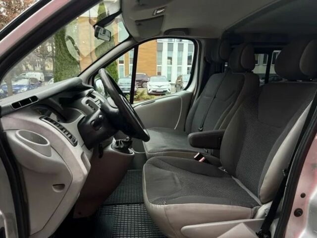 Серый Опель Виваро, объемом двигателя 2 л и пробегом 225 тыс. км за 7100 $, фото 12 на Automoto.ua