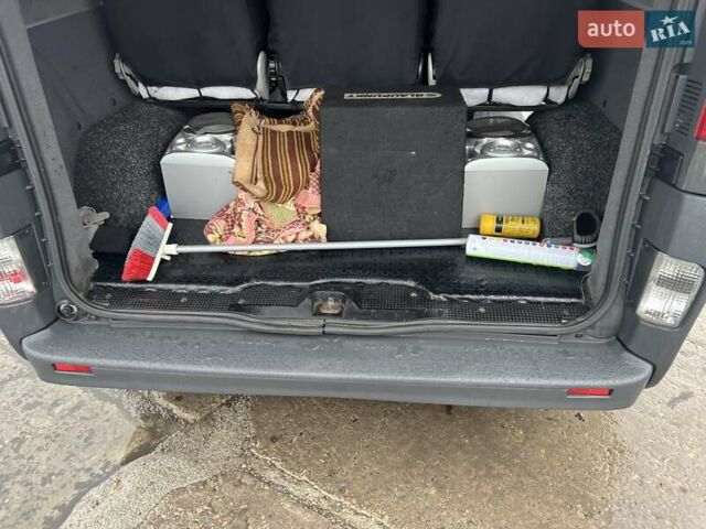 Опель Виваро 2008 в Стрые на Automoto.ua Серый Опель Виваро, объемом двигателя 2 л и пробегом 325 тыс. км за 9900 $, фото 35 на Automoto.ua