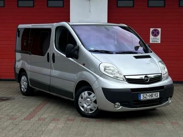 Серый Опель Виваро, объемом двигателя 2 л и пробегом 225 тыс. км за 7100 $, фото 4 на Automoto.ua