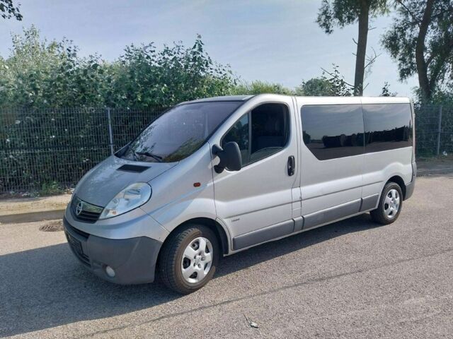 Сірий Опель Віваро, об'ємом двигуна 2 л та пробігом 252 тис. км за 7250 $, фото 1 на Automoto.ua