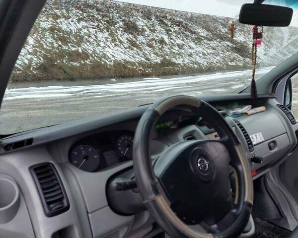 Сірий Опель Віваро, об'ємом двигуна 2 л та пробігом 269 тис. км за 10500 $, фото 7 на Automoto.ua