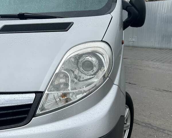 Опель Виваро 2008 в Стрые на Automoto.ua Серый Опель Виваро, объемом двигателя 2 л и пробегом 325 тыс. км за 9900 $, фото 13 на Automoto.ua