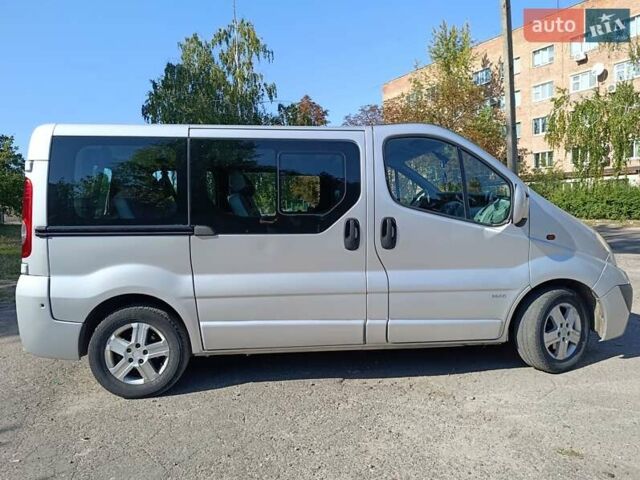 Сірий Опель Віваро, об'ємом двигуна 2.46 л та пробігом 303 тис. км за 10750 $, фото 9 на Automoto.ua