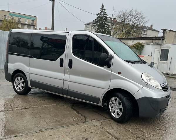 Опель Виваро 2008 в Стрые на Automoto.ua Серый Опель Виваро, объемом двигателя 2 л и пробегом 325 тыс. км за 9900 $, фото 5 на Automoto.ua