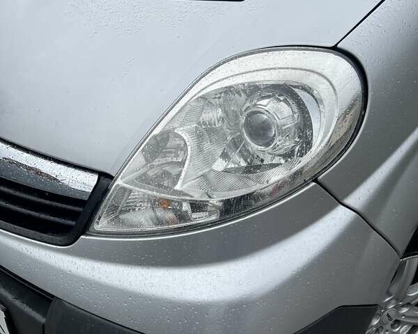 Опель Виваро 2008 в Стрые на Automoto.ua Серый Опель Виваро, объемом двигателя 2 л и пробегом 325 тыс. км за 9900 $, фото 12 на Automoto.ua