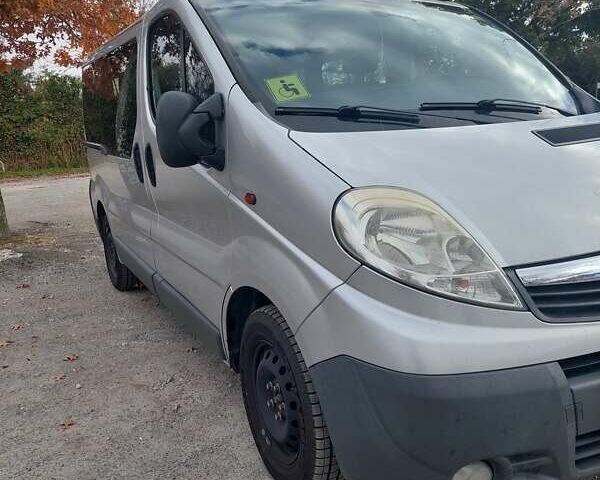 Серый Опель Виваро, объемом двигателя 2 л и пробегом 330 тыс. км за 7881 $, фото 2 на Automoto.ua