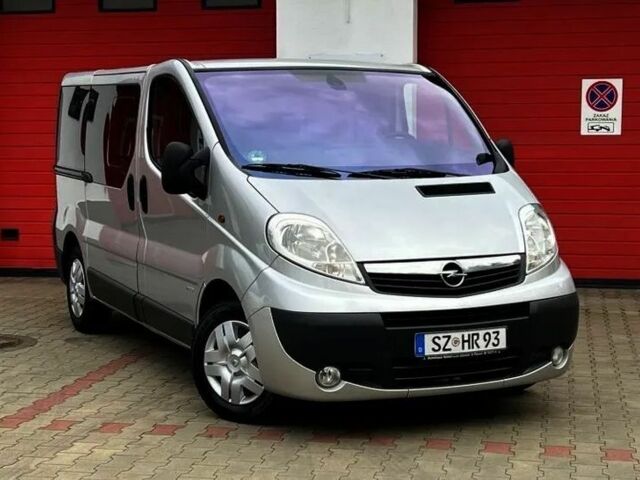 Серый Опель Виваро, объемом двигателя 2 л и пробегом 225 тыс. км за 7100 $, фото 3 на Automoto.ua