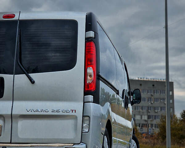 Серый Опель Виваро, объемом двигателя 2.5 л и пробегом 330 тыс. км за 9950 $, фото 7 на Automoto.ua