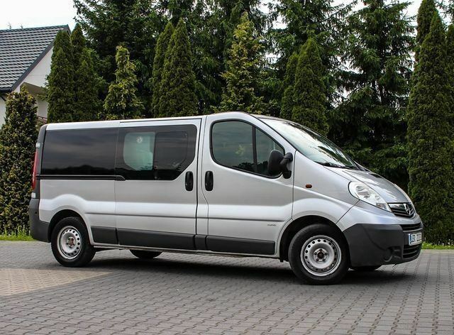 Серый Опель Виваро, объемом двигателя 2.5 л и пробегом 261 тыс. км за 7050 $, фото 6 на Automoto.ua