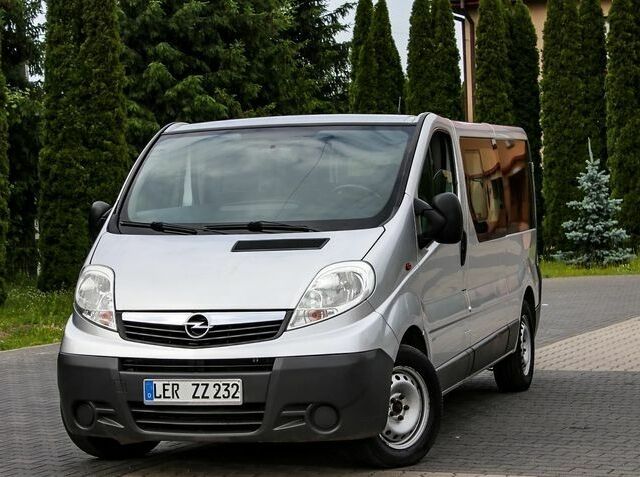 Серый Опель Виваро, объемом двигателя 2.5 л и пробегом 261 тыс. км за 7100 $, фото 17 на Automoto.ua