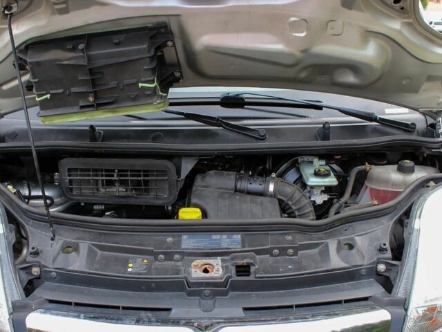 Серый Опель Виваро, объемом двигателя 2.5 л и пробегом 261 тыс. км за 7100 $, фото 23 на Automoto.ua