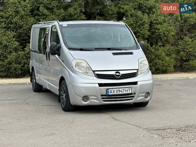 Серый Опель Виваро, объемом двигателя 2 л и пробегом 283 тыс. км за 9200 $, фото 10 на Automoto.ua
