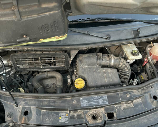 Серый Опель Виваро, объемом двигателя 2 л и пробегом 240 тыс. км за 7000 $, фото 10 на Automoto.ua