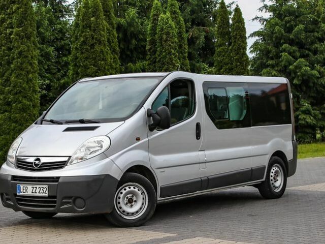 Серый Опель Виваро, объемом двигателя 2.5 л и пробегом 261 тыс. км за 7100 $, фото 14 на Automoto.ua