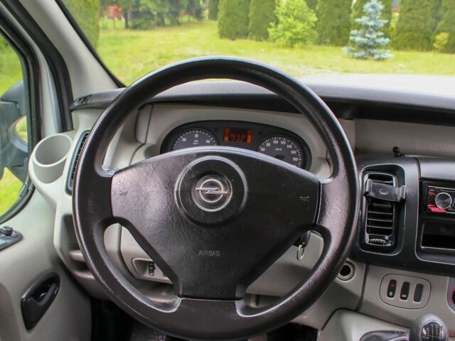 Серый Опель Виваро, объемом двигателя 2.5 л и пробегом 261 тыс. км за 7100 $, фото 10 на Automoto.ua