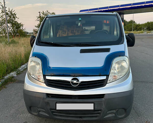 Серый Опель Виваро, объемом двигателя 2 л и пробегом 240 тыс. км за 7000 $, фото 6 на Automoto.ua