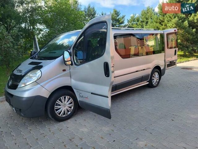 Серый Опель Виваро, объемом двигателя 2 л и пробегом 265 тыс. км за 10400 $, фото 47 на Automoto.ua