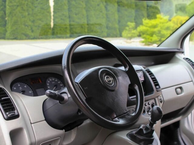 Серый Опель Виваро, объемом двигателя 2.5 л и пробегом 261 тыс. км за 7050 $, фото 23 на Automoto.ua