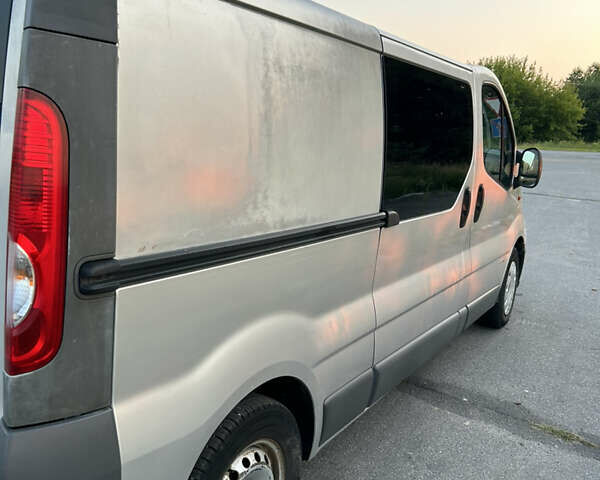 Серый Опель Виваро, объемом двигателя 2 л и пробегом 240 тыс. км за 7000 $, фото 8 на Automoto.ua