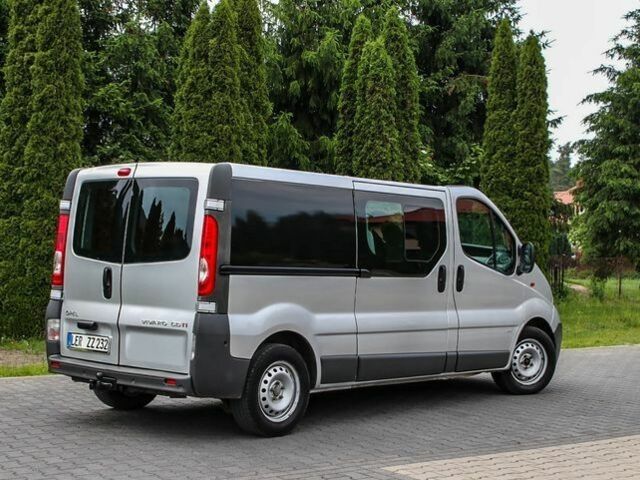 Серый Опель Виваро, объемом двигателя 2.5 л и пробегом 261 тыс. км за 7050 $, фото 3 на Automoto.ua