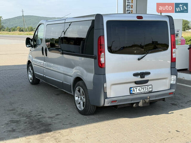 Серый Опель Виваро, объемом двигателя 2.46 л и пробегом 366 тыс. км за 9900 $, фото 4 на Automoto.ua