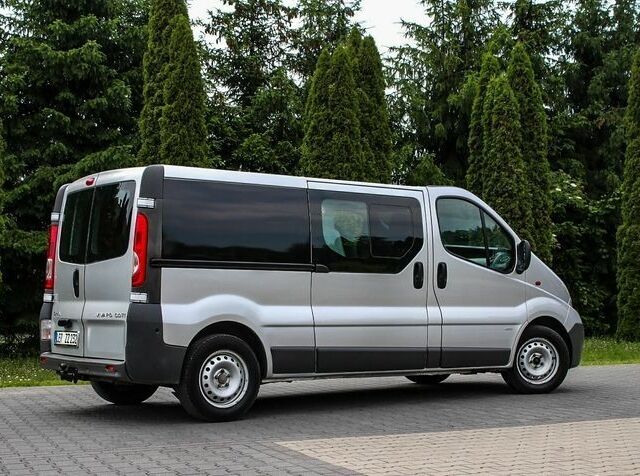 Серый Опель Виваро, объемом двигателя 2.5 л и пробегом 261 тыс. км за 7100 $, фото 15 на Automoto.ua