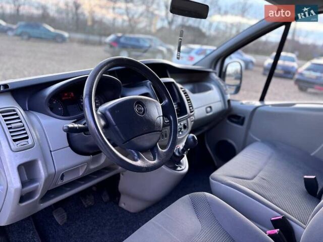 Сірий Опель Віваро, об'ємом двигуна 2 л та пробігом 243 тис. км за 13499 $, фото 9 на Automoto.ua