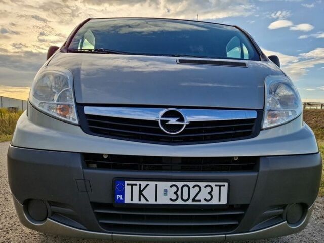 Серый Опель Виваро, объемом двигателя 2 л и пробегом 257 тыс. км за 8000 $, фото 1 на Automoto.ua