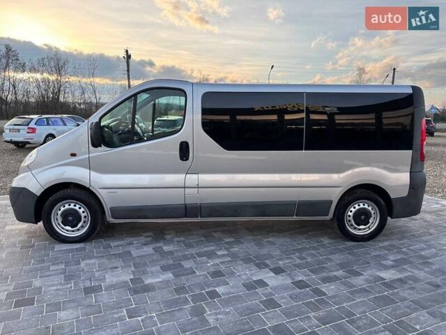 Сірий Опель Віваро, об'ємом двигуна 2 л та пробігом 243 тис. км за 13499 $, фото 3 на Automoto.ua