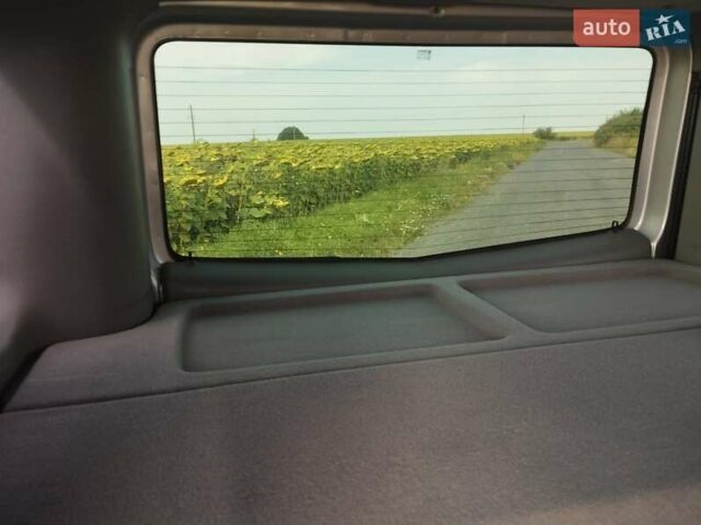 Сірий Опель Віваро, об'ємом двигуна 2.5 л та пробігом 248 тис. км за 13650 $, фото 4 на Automoto.ua