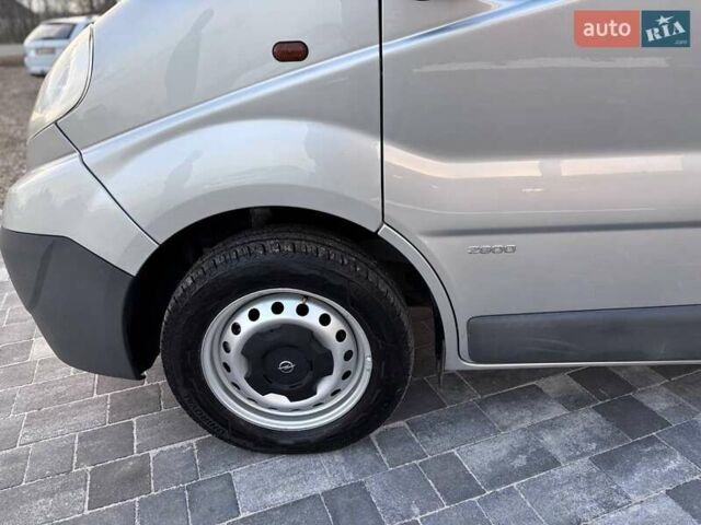 Сірий Опель Віваро, об'ємом двигуна 2 л та пробігом 243 тис. км за 13499 $, фото 24 на Automoto.ua