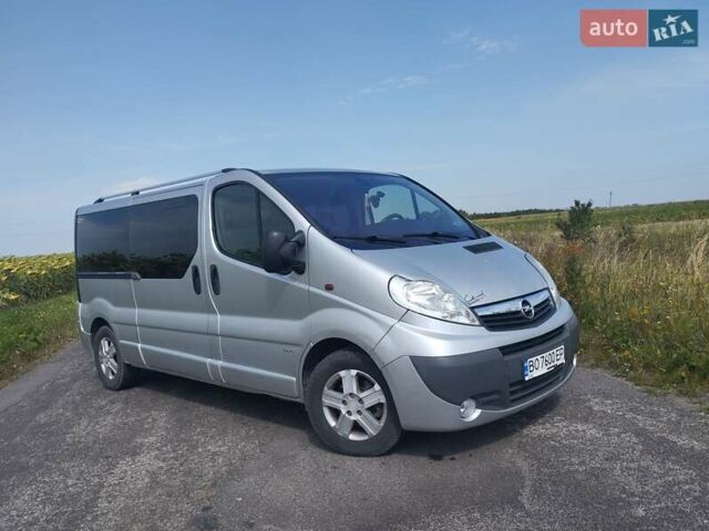 Сірий Опель Віваро, об'ємом двигуна 2.5 л та пробігом 248 тис. км за 13650 $, фото 5 на Automoto.ua